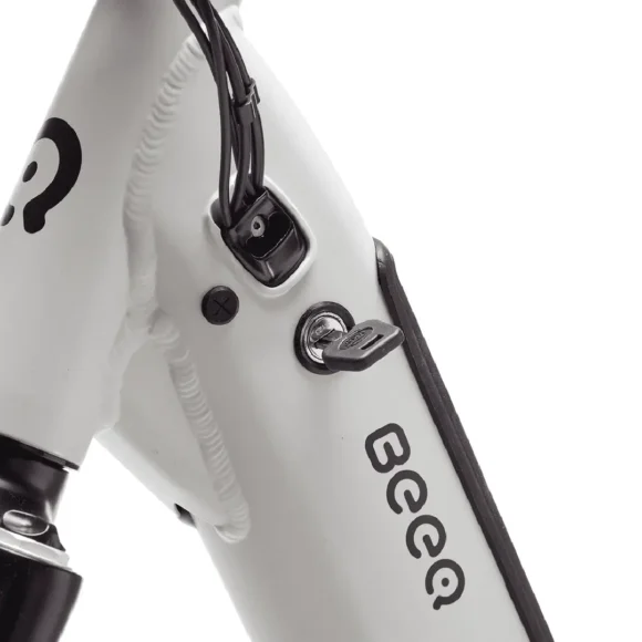 BEEQ E900 Crossover