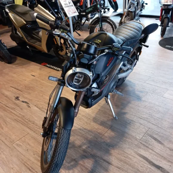 Super Soco TC Max - em excelente estado 9.5/10 (Mota De Serviço) - Image 3