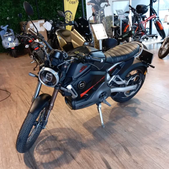 Super Soco TC Max - em excelente estado 9.5/10 (Mota De Serviço)